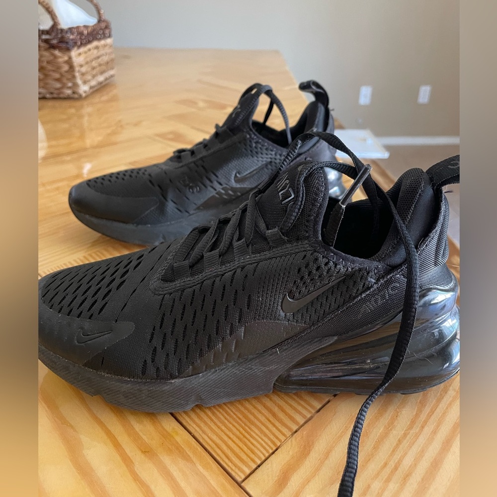 Nike Air Max 270s!! Brand new - worn handful of times.